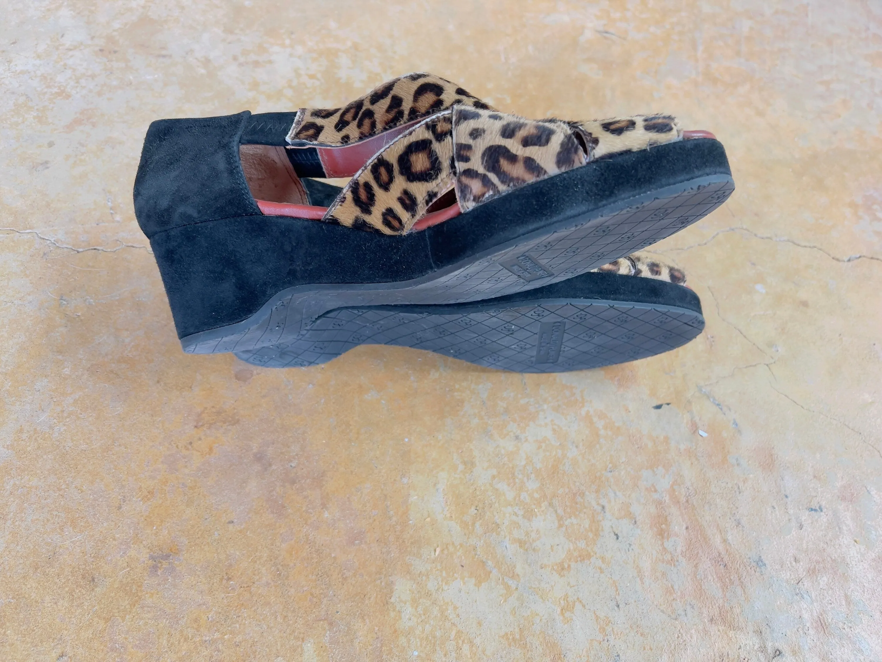 Cheetah Heels Size 9.5 DONALD PLINER  Leopard Sandals Animal Print Wedges Women’s Size 9 1/2 Made in SPAIN