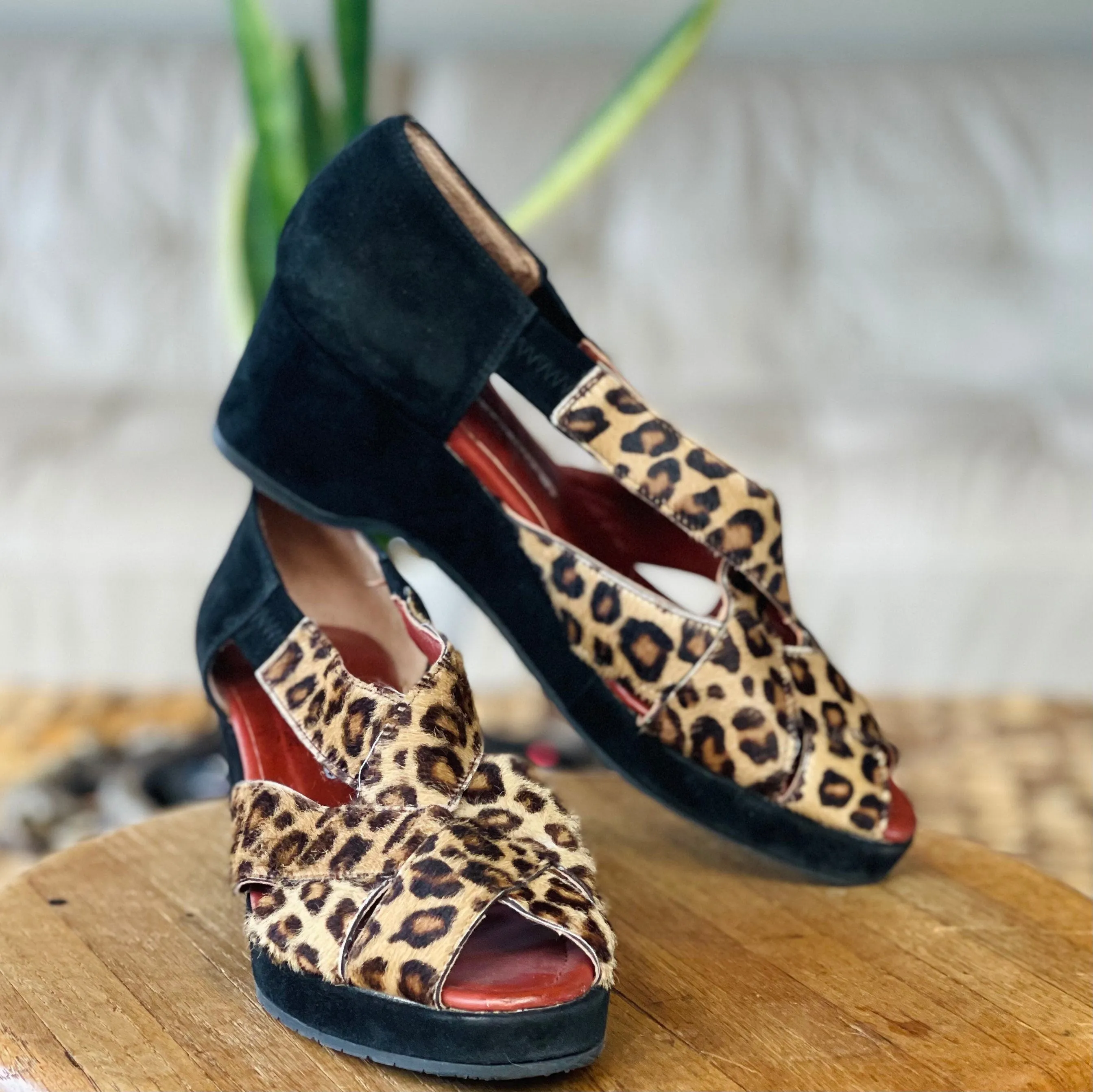 Cheetah Heels Size 9.5 DONALD PLINER  Leopard Sandals Animal Print Wedges Women’s Size 9 1/2 Made in SPAIN